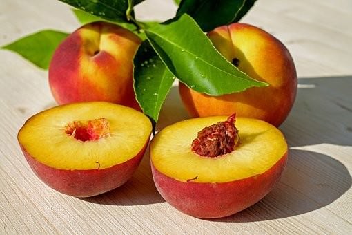 桃を使った料理の人気レシピ10選｜桃の栄養価・種類  