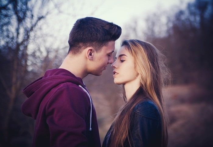【男女別】キスしたい心理・キスの仕方・キスしたい唇の特徴