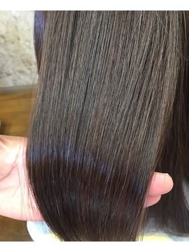 【男女別】髪の毛を太くする方法｜マッサージ/サプリ/育毛剤
