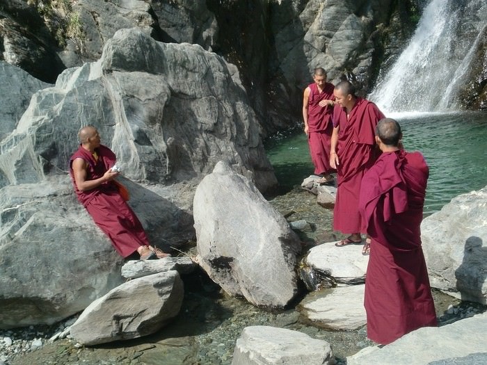 チベット体操の5つの儀式｜チャクラ／やり方／注意点・効果
