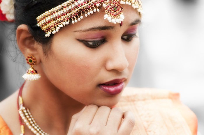 インドの女性の特徴・性格｜美人が多い/服装/おでこ/結婚観