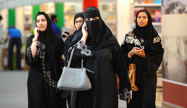 サウジアラビアの女性の特徴・性格｜美人が多い/服装/運転