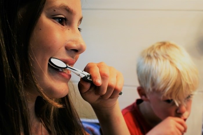 赤ちゃんの歯ブラシの選び方・いつから始めるか・消毒と保管方法