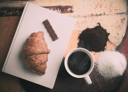 インスタントコーヒーのカフェインの含有量・お茶とカフェイン量比較